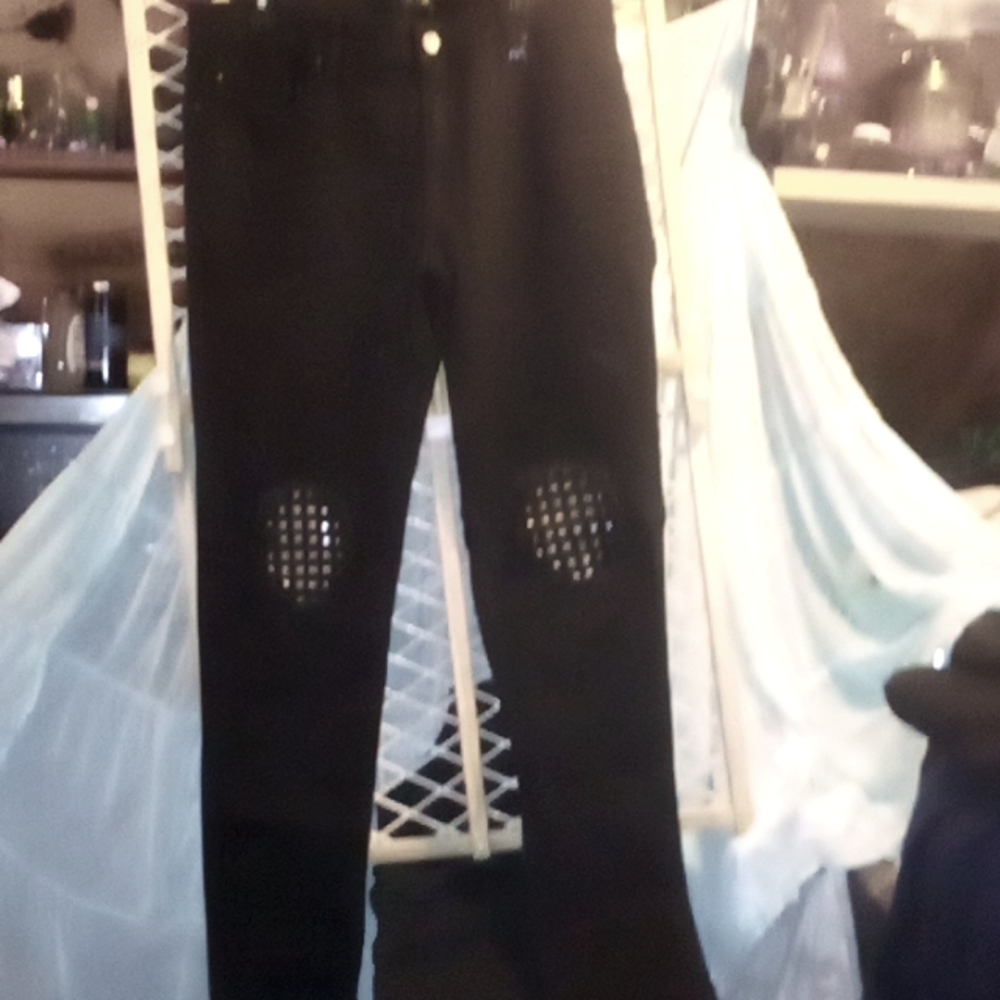 Hyper denim size 40 black jean with studded knees (NWOT)